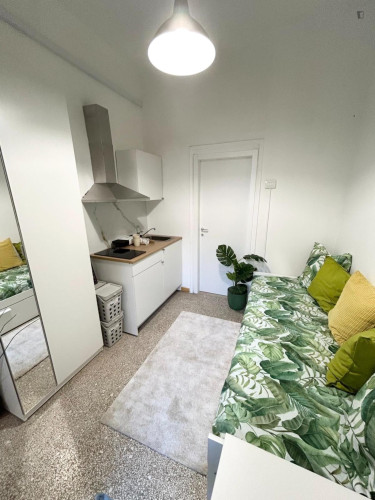 Homely double ensuite bedroom with kitchenette, in Solari-Tortona - Gallery - 6