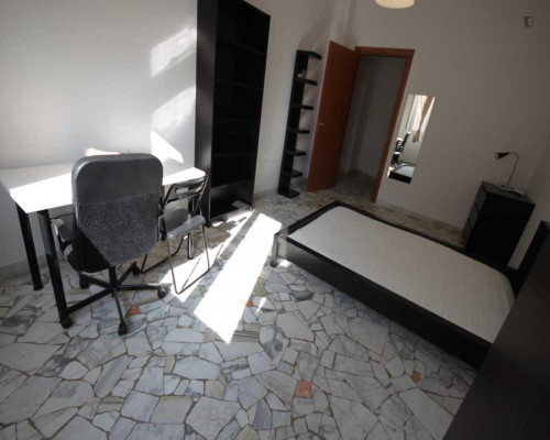 Welcoming double bedroom in Ponte Seveso