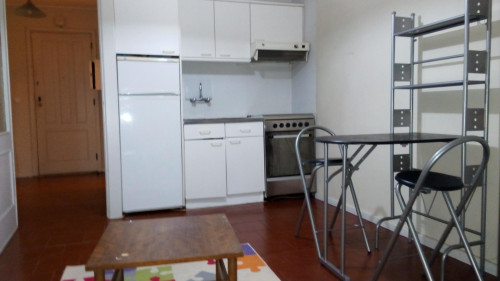 Cosy 1-bedroom apartment in Lordelo do Ouro - Gallery - 17