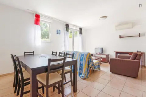 Neat 3 bedroom apartment in Six-Fours-les-Plages