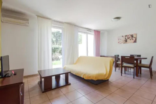 Bright 2 bedroom apartment in Six-Fours-les-Plages