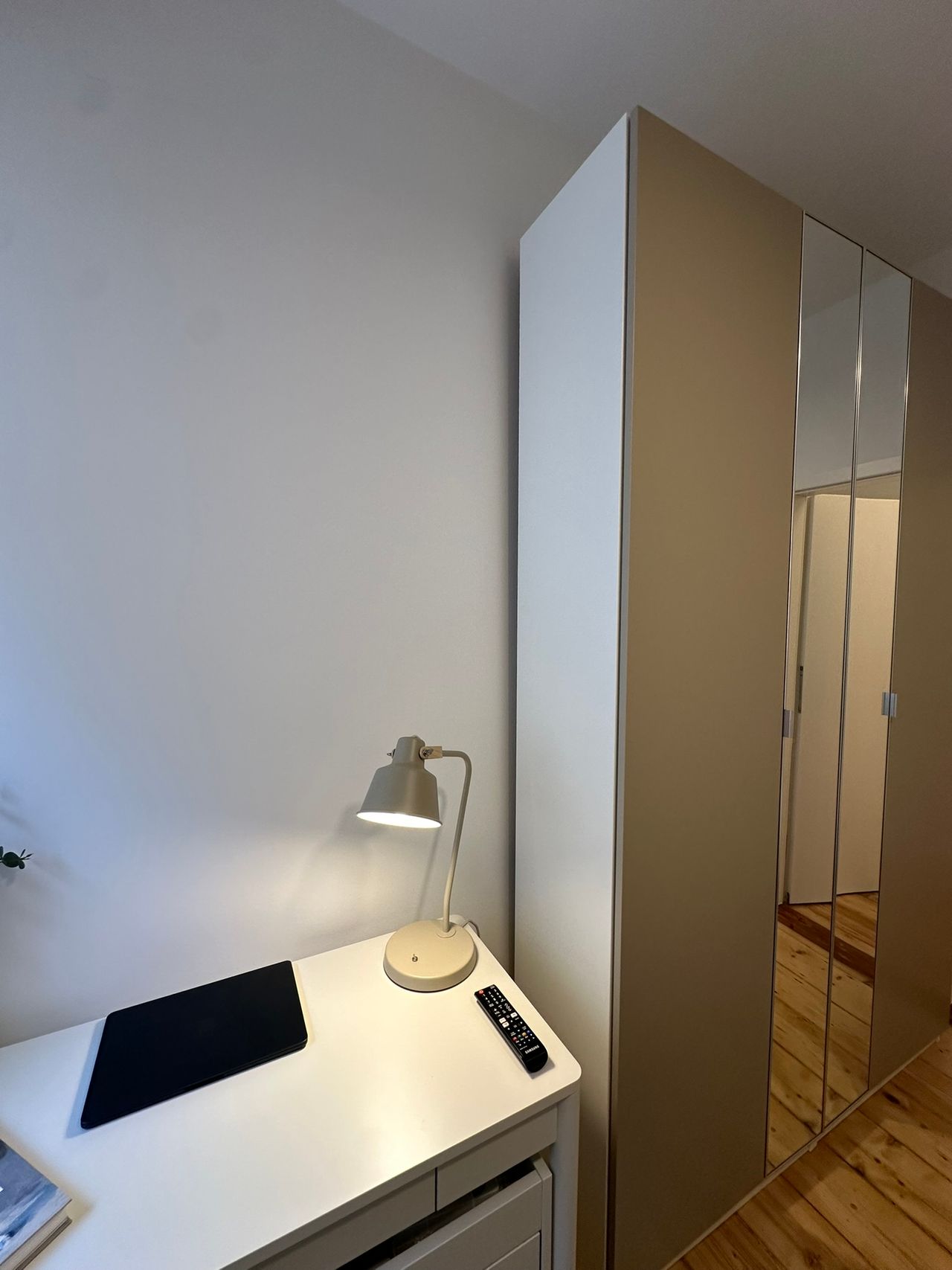  Single Room  -  *SCHWEIZER PLATZ* Luxuriously furnished room in a fully equipped shared apartment  - Gallery -  2