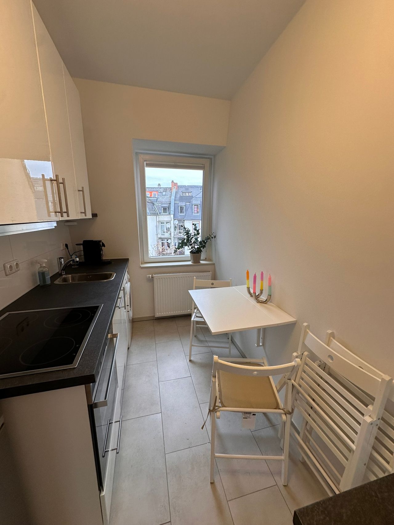  Single Room  -  *SCHWEIZER PLATZ* Luxuriously furnished room in a fully equipped shared apartment  - Gallery -  9