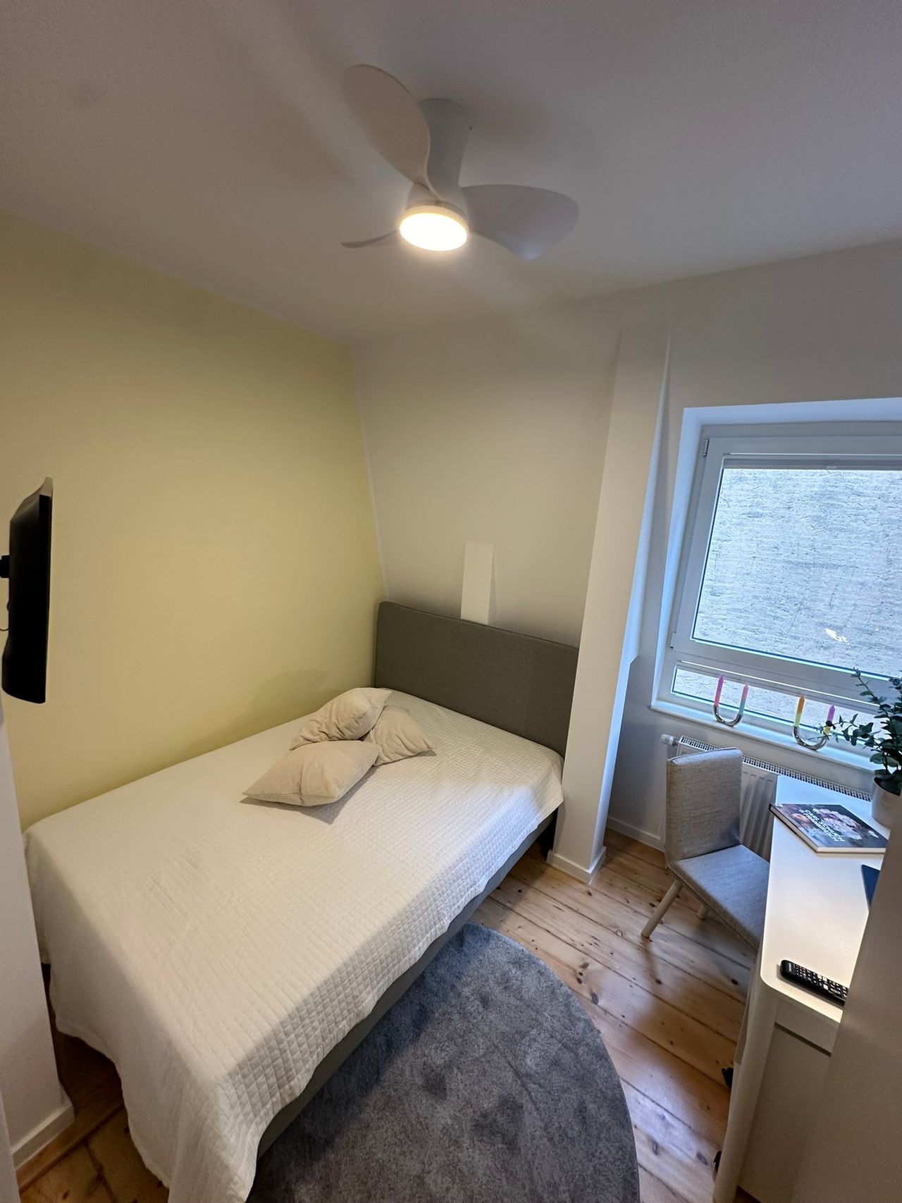  Single Room  -  *SCHWEIZER PLATZ* Luxuriously furnished room in a fully equipped shared apartment  - Gallery -  3