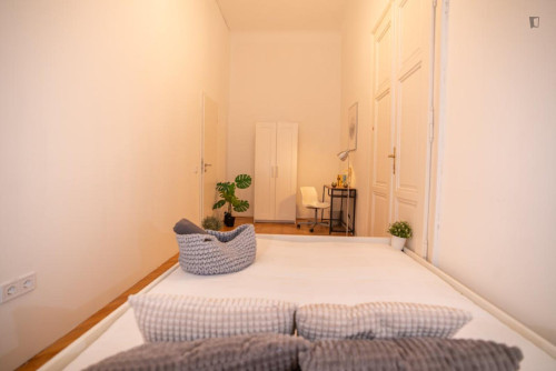 Cozy double bedroom close to Liberty Square