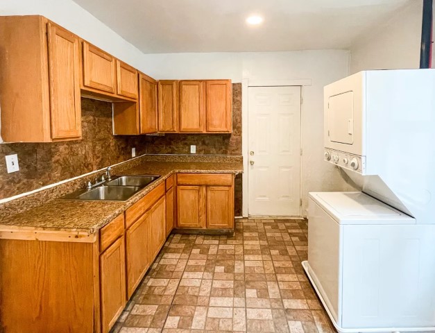 2 Beds 1 Bath - 5846-5850 Alderson St - Gallery - 15