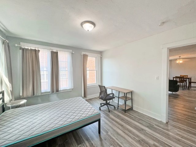 2 Beds 1 Bath - 5846-5850 Alderson St - Gallery - 10