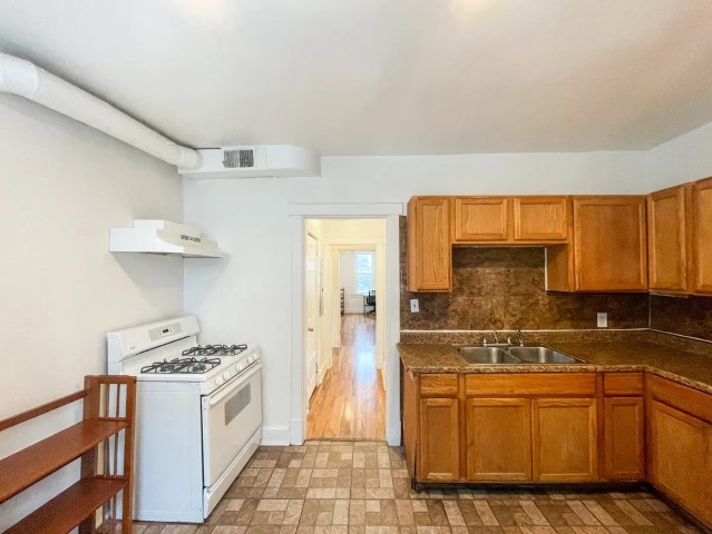 2 Beds 1 Bath - 5846-5850 Alderson St - Gallery - 24