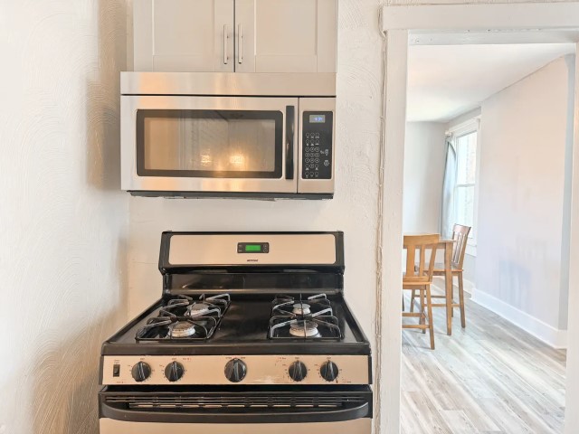 2 Beds 1 Bath - 5846-5850 Alderson St - Gallery - 6