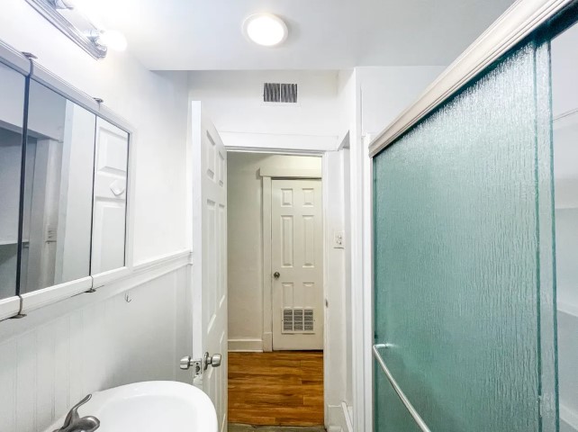 2 Beds 1 Bath - 5846-5850 Alderson St - Gallery - 5