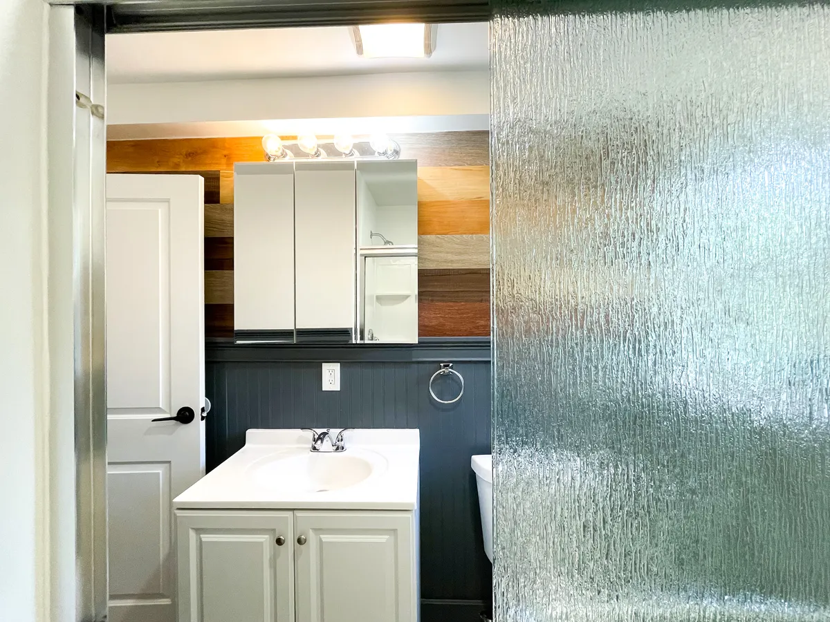  1 Bed 1 Bath  -  4027 Beechwood Blvd  - Gallery -  3