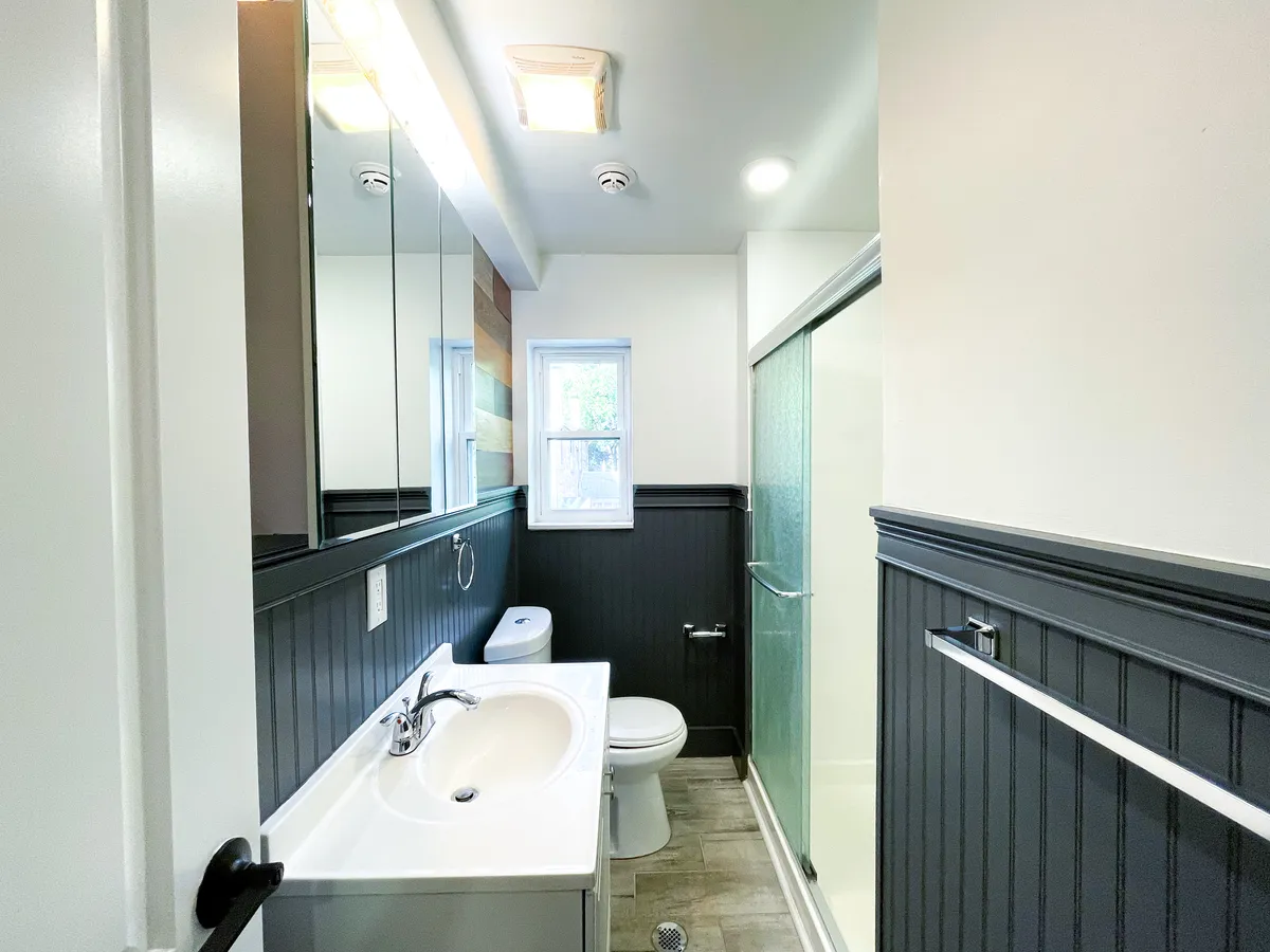  1 Bed 1 Bath  -  4027 Beechwood Blvd  - Gallery -  4