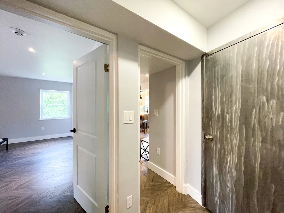  1 Bed 1 Bath  -  4027 Beechwood Blvd  - Gallery -  15