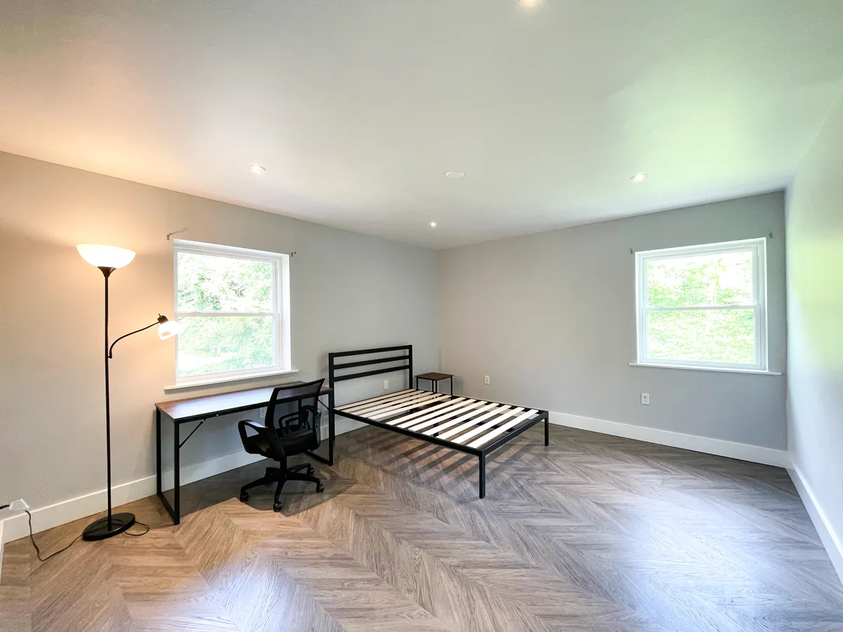  1 Bed 1 Bath  -  4027 Beechwood Blvd  - Gallery -  2