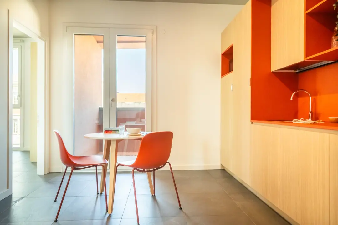 Single Premium Room In Apartment For 2 - 3
