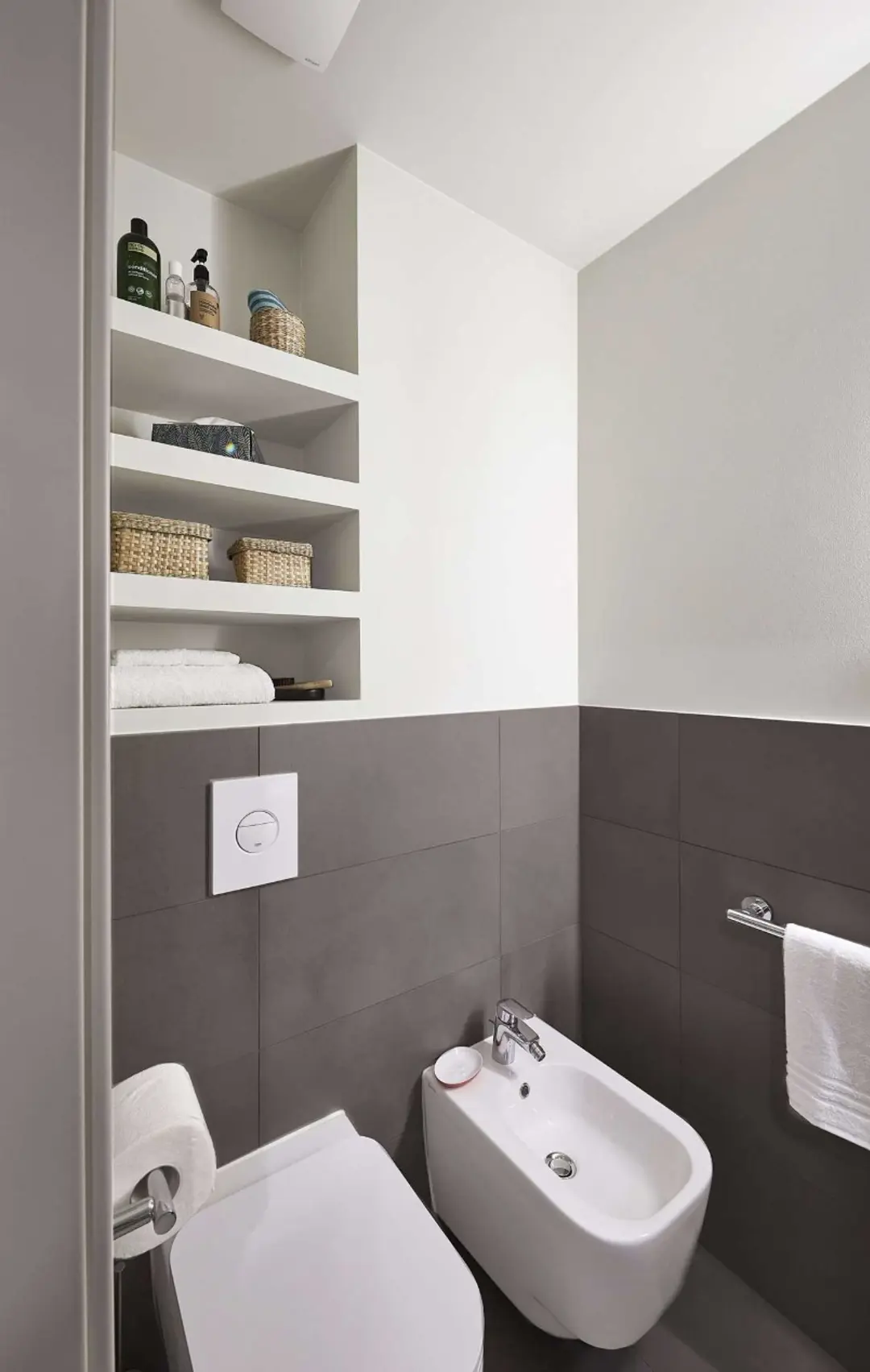 Single Premium Room In Apartment For 2 With Balcony - 3