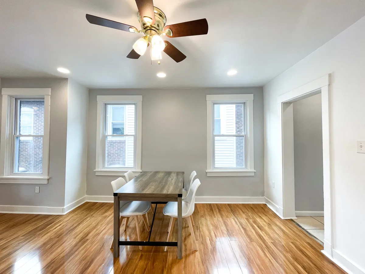  3 Beds 1 Bath  -  2353-2355 Tilbury Ave  - Gallery -  11