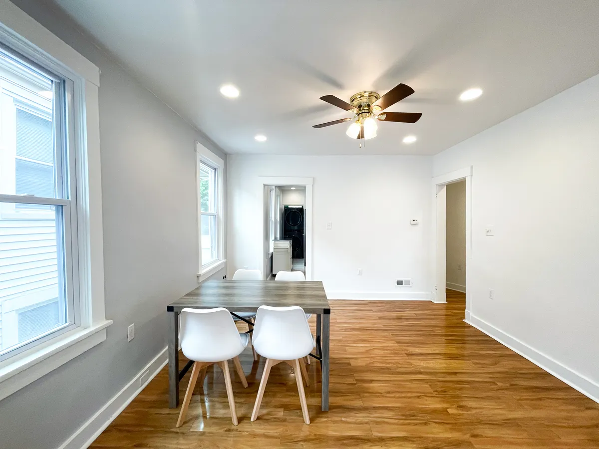  3 Beds 1 Bath  -  2353-2355 Tilbury Ave  - Gallery -  6