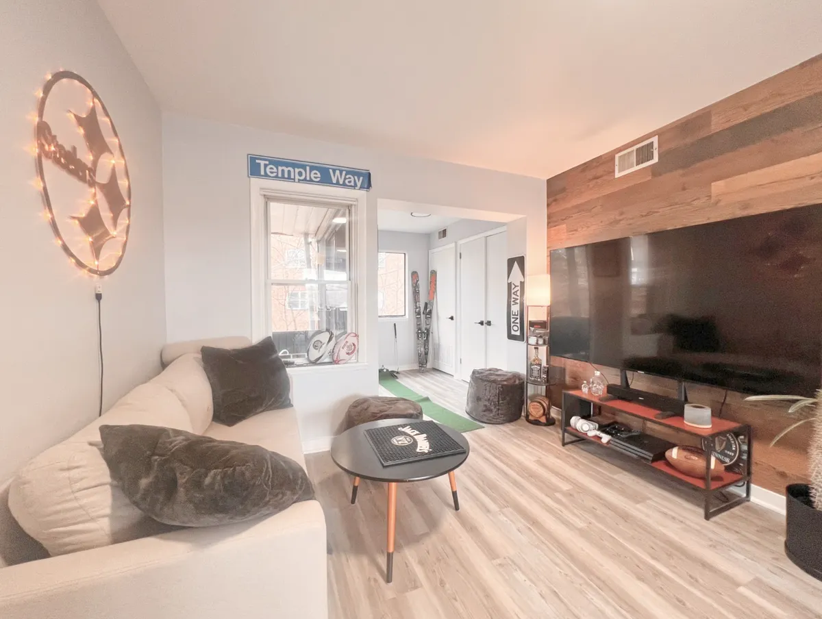  Apt 5  -  5735 - 5737 Hobart St, Pittsburgh, PA 15217  - Gallery -  3