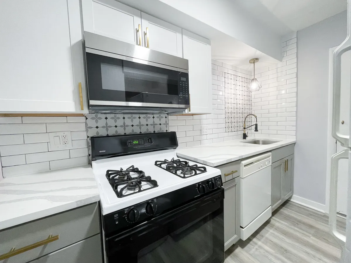  Apt 3  -  5735 - 5737 Hobart St, Pittsburgh, PA 15217  - Gallery -  5
