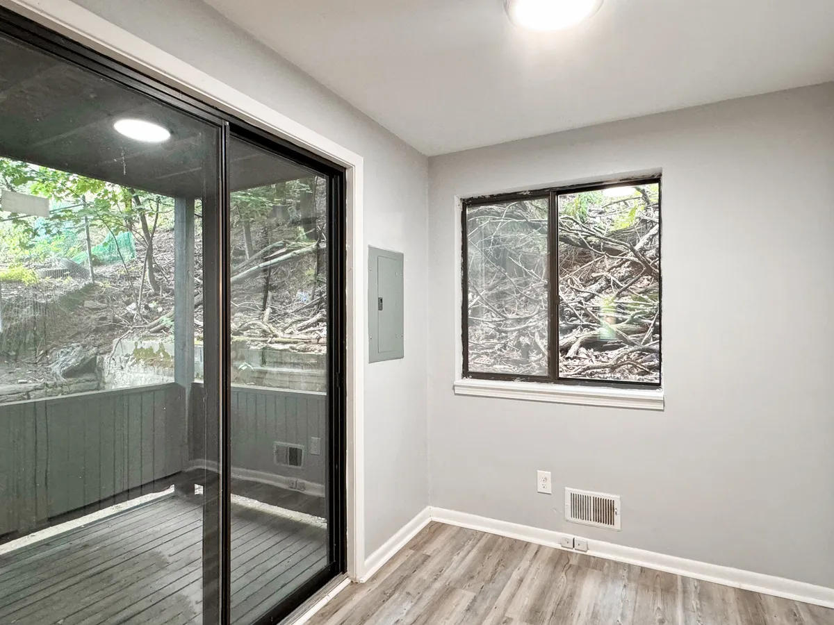  Apt 1  -  5735 - 5737 Hobart St, Pittsburgh, PA 15217  - Gallery -  9