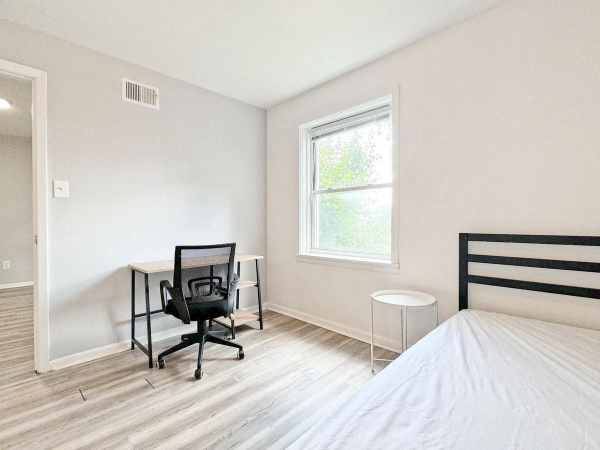  Apt 1  -  5735 - 5737 Hobart St, Pittsburgh, PA 15217  - Gallery -  14