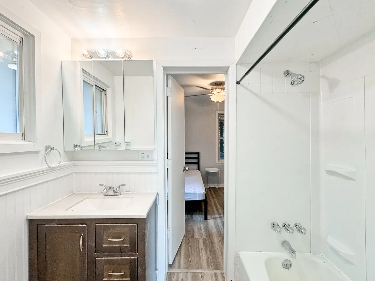  Apt 1  -  5735 - 5737 Hobart St, Pittsburgh, PA 15217  - Gallery -  10