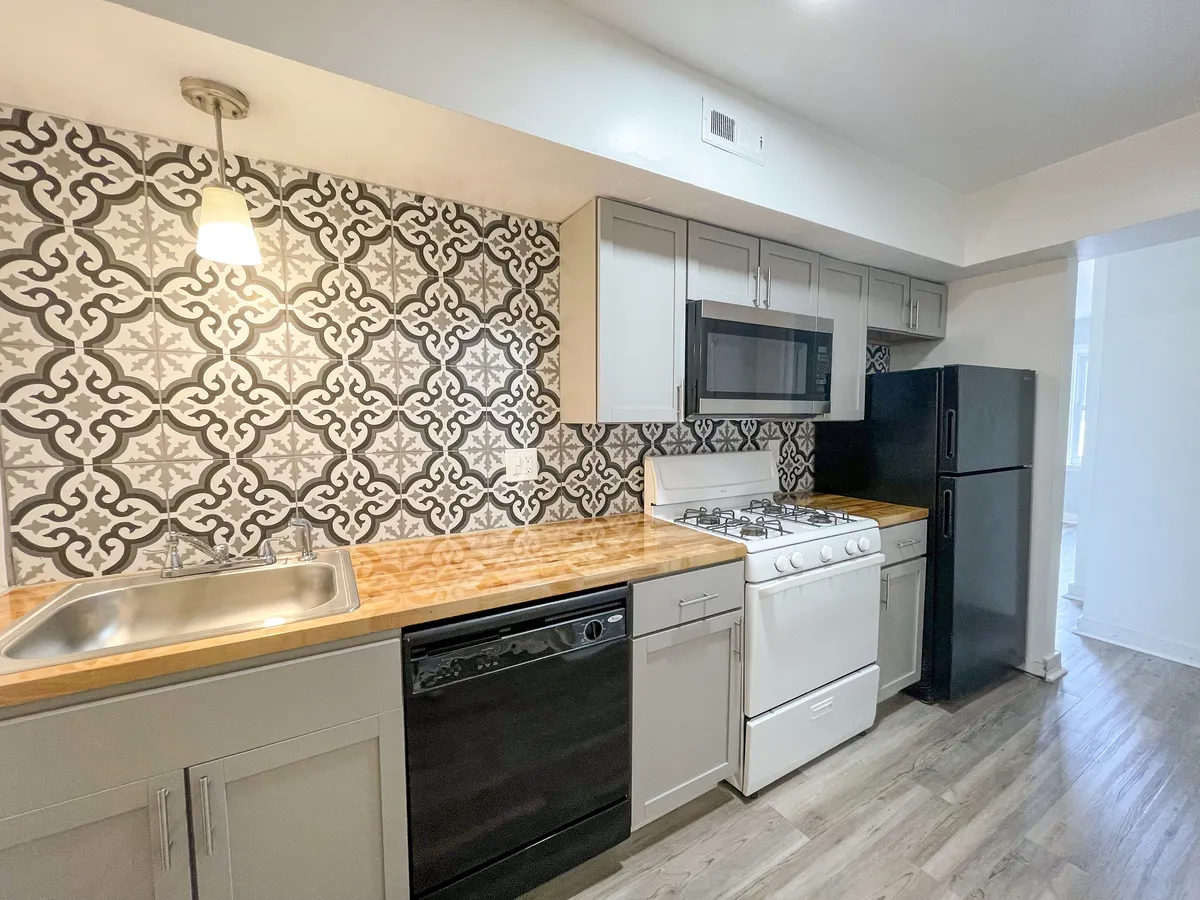  Apt 4  -  5735 - 5737 Hobart St, Pittsburgh, PA 15217  - Gallery -  12