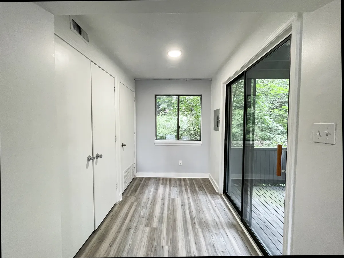  Apt 4  -  5735 - 5737 Hobart St, Pittsburgh, PA 15217  - Gallery -  19