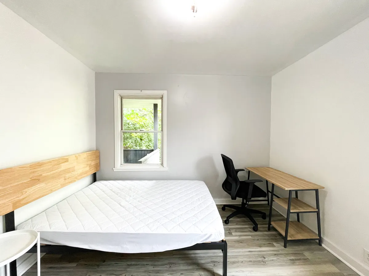  Apt 6  -  5735 - 5737 Hobart St, Pittsburgh, PA 15217  - Gallery -  1