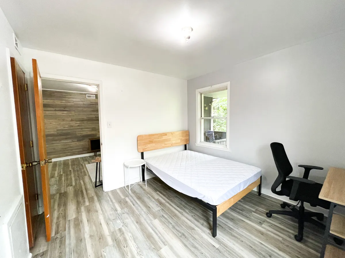  Apt 6  -  5735 - 5737 Hobart St, Pittsburgh, PA 15217  - Gallery -  5