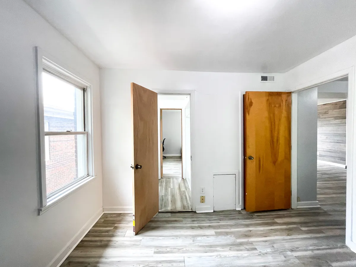  Apt 6  -  5735 - 5737 Hobart St, Pittsburgh, PA 15217  - Gallery -  4