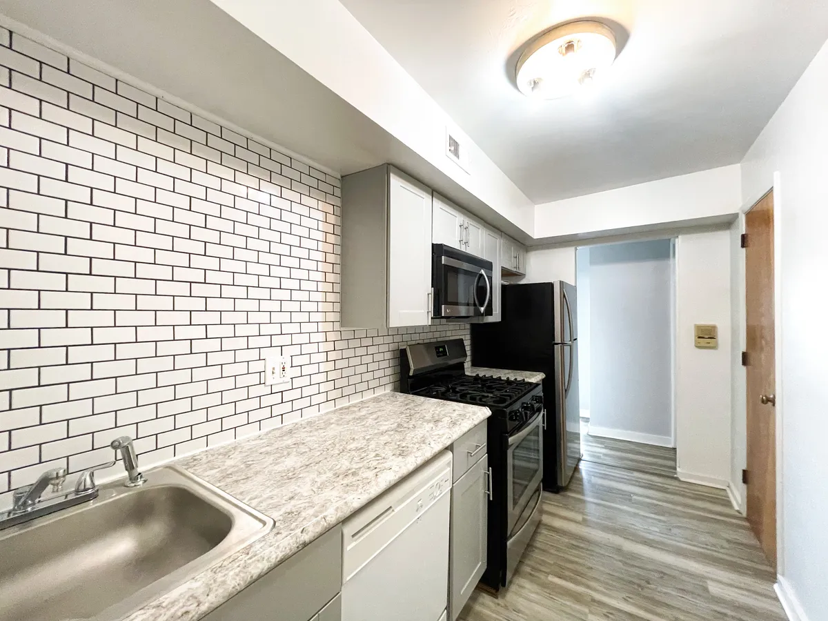  Apt 6  -  5735 - 5737 Hobart St, Pittsburgh, PA 15217  - Gallery -  11