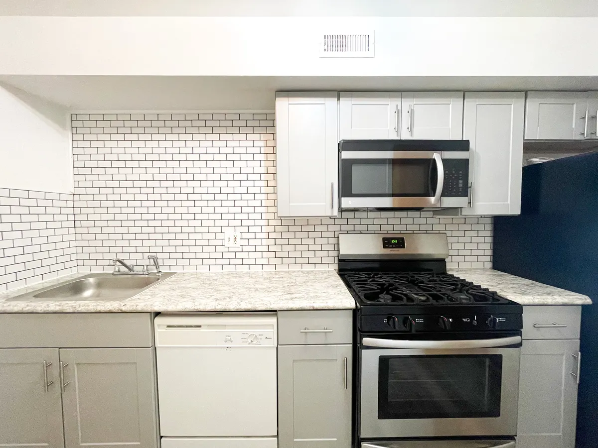  Apt 6  -  5735 - 5737 Hobart St, Pittsburgh, PA 15217  - Gallery -  19