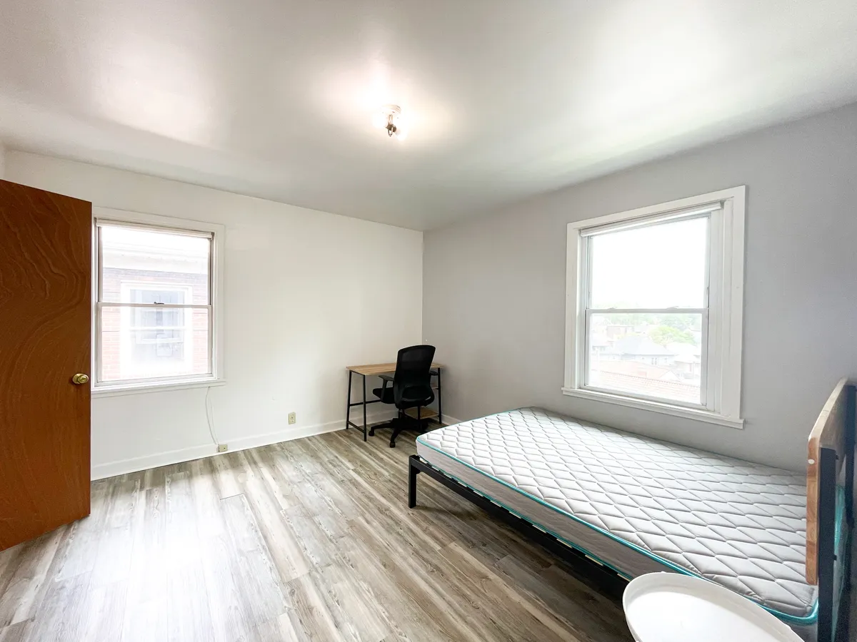  Apt 6  -  5735 - 5737 Hobart St, Pittsburgh, PA 15217  - Gallery -  10