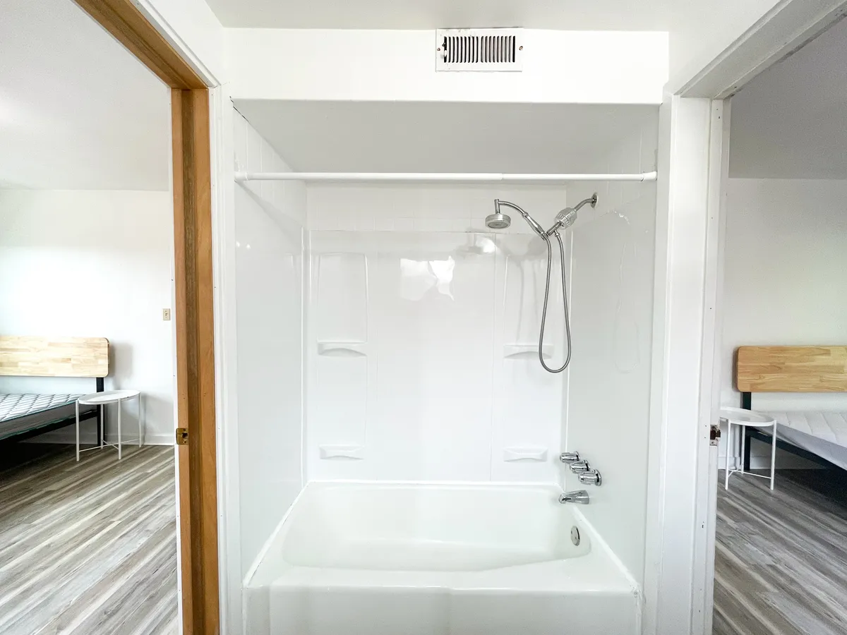  Apt 6  -  5735 - 5737 Hobart St, Pittsburgh, PA 15217  - Gallery -  6