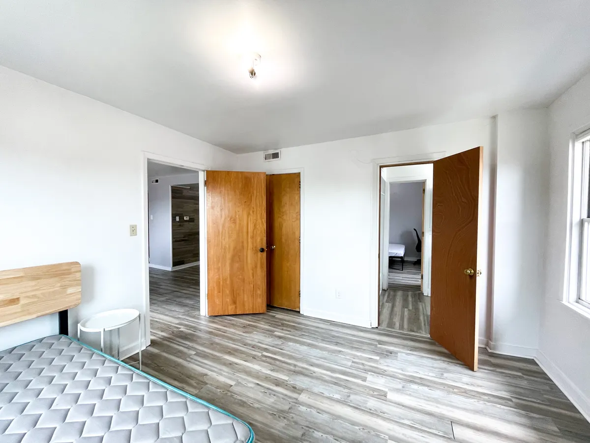  Apt 6  -  5735 - 5737 Hobart St, Pittsburgh, PA 15217  - Gallery -  8