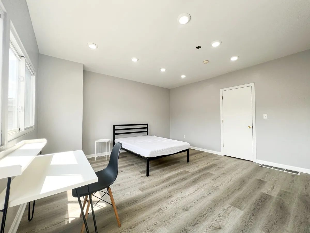 2118 Murray Ave