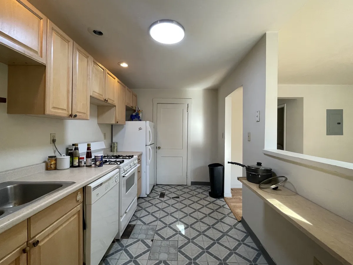 4 Beds 2.5 Baths - 2118 Murray Ave - Gallery - 2