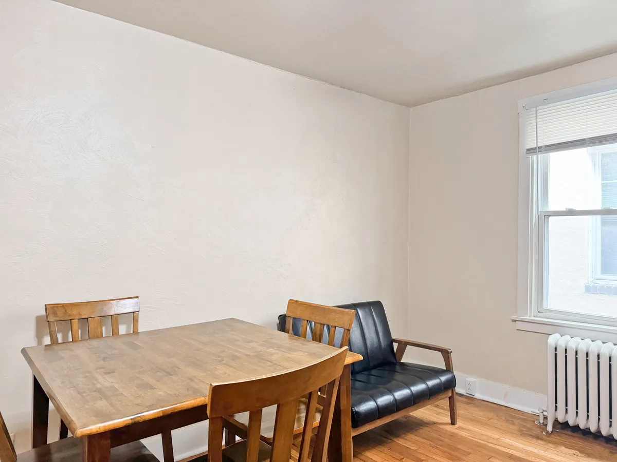 3 Beds 1 Bath (5727 Phillips Ave Unit F2) - 5725-5727 Phillips Ave - Gallery - 5