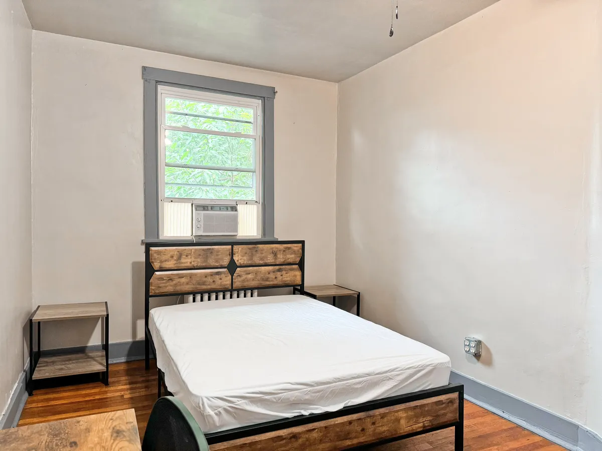 5725-5727 Phillips Ave - Gallery - 28