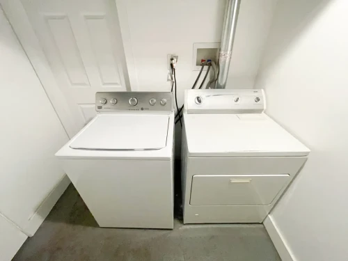 5807 - 5809 Hobart St - On-site Facilities