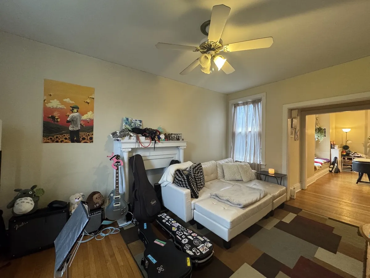  2 Beds 1 Bath (FL2)  -  3555 Beechwood Blvd  - Gallery -  1