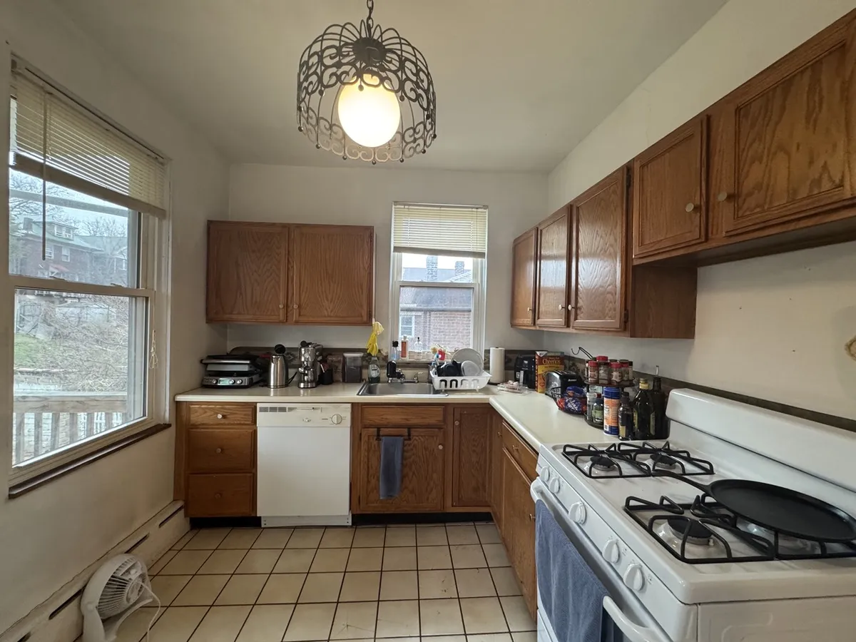  2 Beds 1 Bath (FL2)  -  3555 Beechwood Blvd  - Gallery -  2