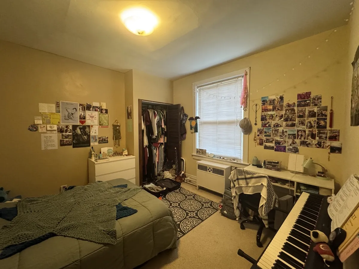 2 Beds 1 Bath (FL2)  -  3555 Beechwood Blvd  - Gallery -  3