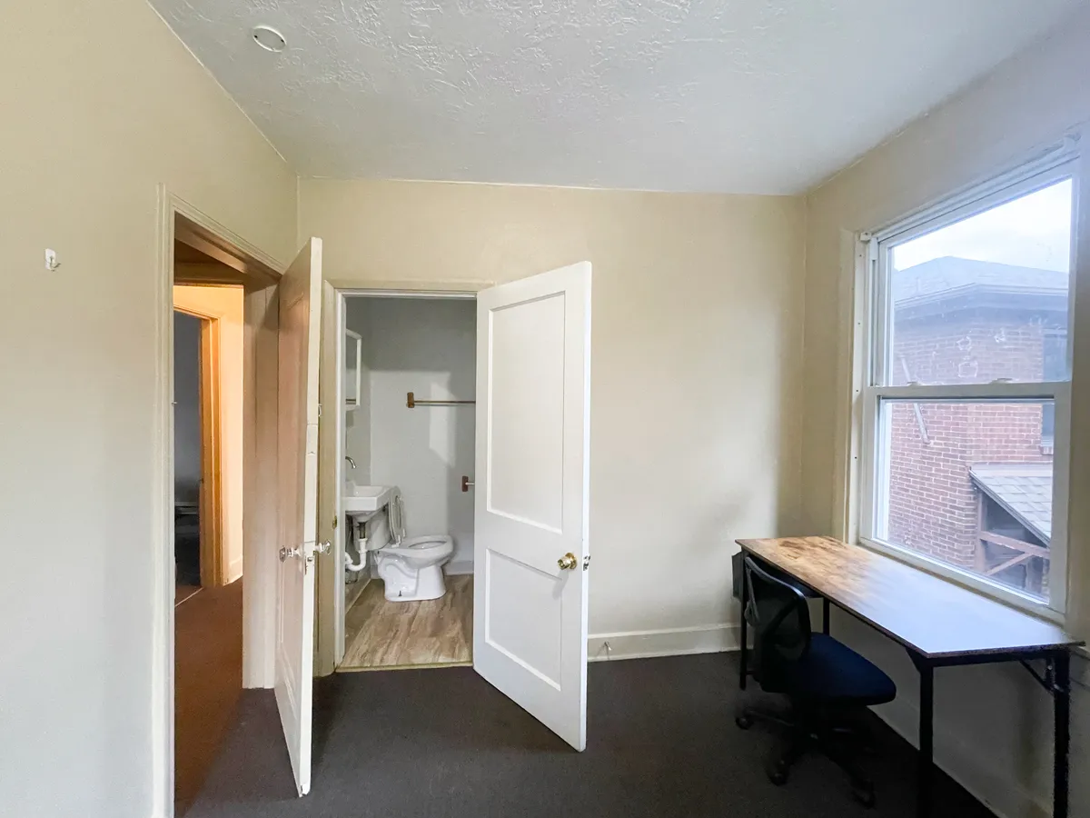  4 Beds 2 Baths (3563 Beechwood Blvd)  -  3563-3565 Beechwood Blvd  - Gallery -  3