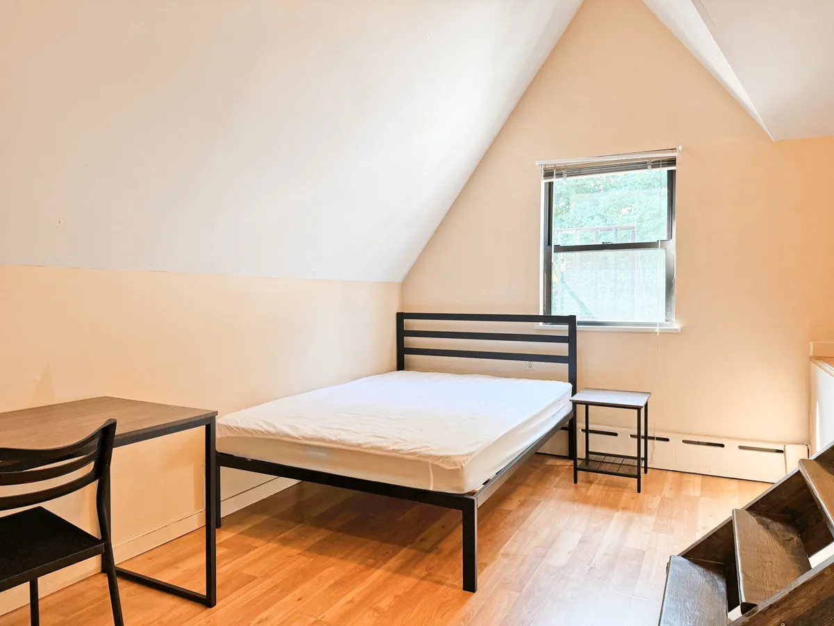 2 Beds 1 Bath - 5856 Darlington Rd - Gallery - 6