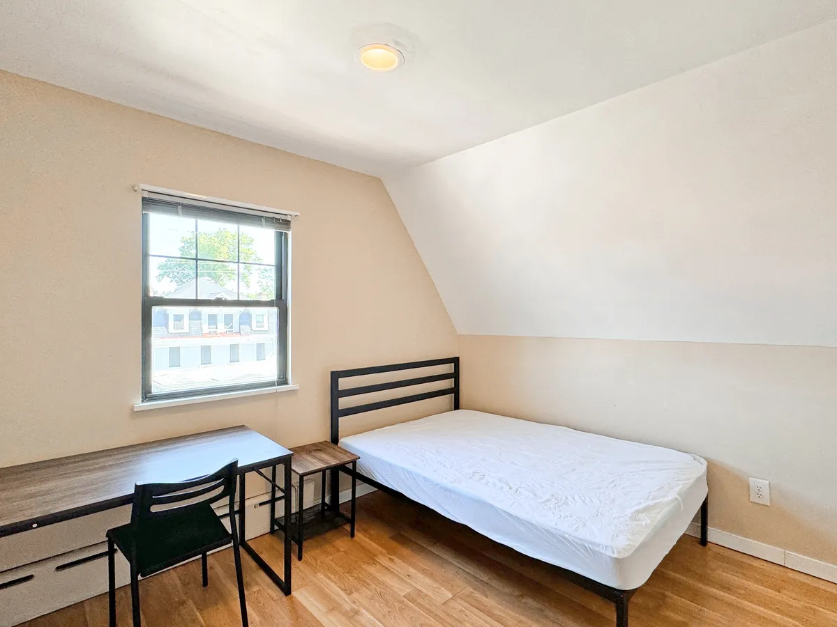 2 Beds 1 Bath - 5856 Darlington Rd - Gallery - 4