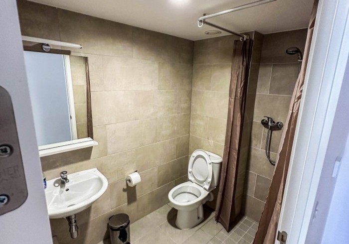 Single Room Cluster Shared Bathroom - 2