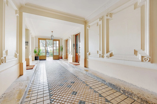 Magnificent flat 1BDR Rue du commerce